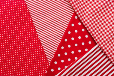 Kırmızı ve beyaz renklerde doğal bir kumaşın arkaplanı