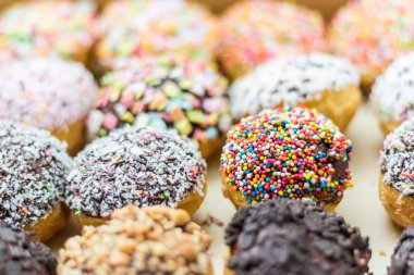 Multi renk kremalı pasta