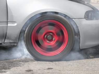 Drag racing araba lastik, lastik kapalı yakar