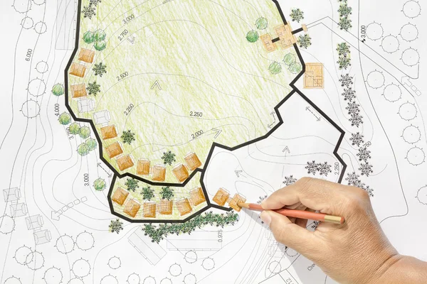 Landschaftsarchitekt entwirft Plan für Standortanalyse — Stockfoto