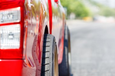 Rac önce mesafeli araba lastik yakma sonra yumuşak kauçuk suface