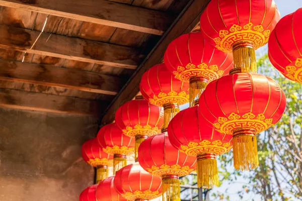 中国城镇地区的中国灯笼 — 图库照片