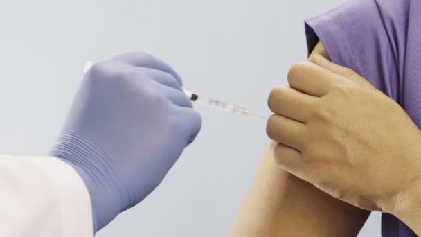 Médico Inyectando Vacunas Personal Médico Hospital — Vídeo de stock