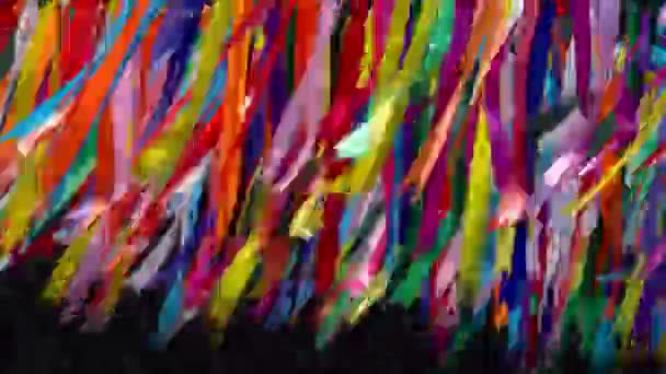 Las Cintas Multicolores Están Revoloteando Viento Festival Celebración — Vídeo de stock