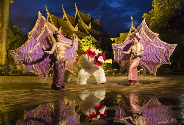 Ging gala ptačí tanec, chiangmai, Thajsko — Stock fotografie