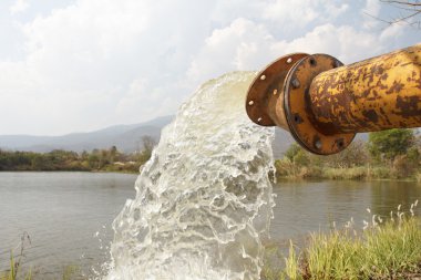 Ivanhoe, depolama önce kuraklık yaz aylarında su dolgu pompa