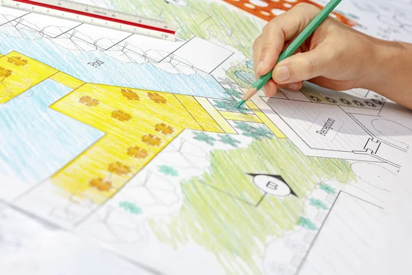 Landschaftsarchitekt entwirft Hotelresortplan. — Stockfoto