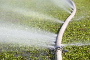 Boşa su - su hortumu deliğe gelen sızıntı