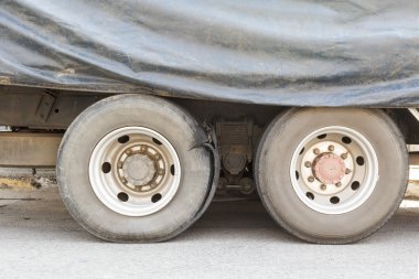 Köpük su kirliliği kanalına