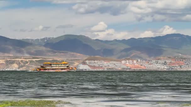 Crucero por el lago Erhai en Dalí, provincia de Yunnan, China — Vídeo de stock