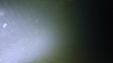 Gece dalgalar su altında