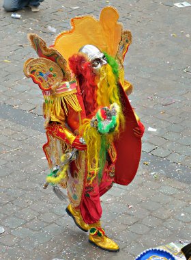 Ulusal kostümleri Bolivya takım katılmak içinde defile yıllık halle Karnaval sırasında