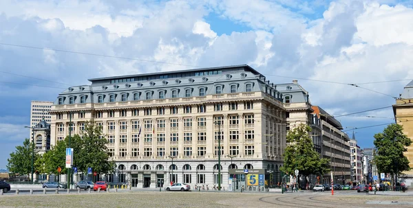 Ort poelaert mit Gebäuden des Justizministeriums in Brüssel, Belgien — Stockfoto