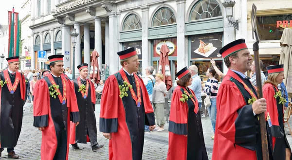 Parade zur Eröffnung des belgischen Bierwochenendes — Stockfoto