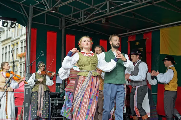 Lithuanian Folk music group Poringe in Brussels, Belgio — Foto Stock