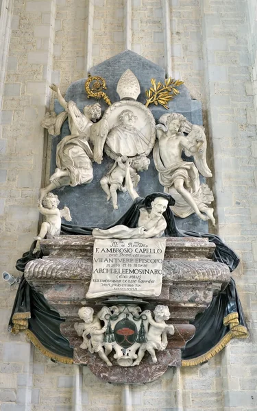 Memorial desk of Ambrosio Capello, bishop of Antwerp in Cathedral of Our Lady — Stock Photo, Image