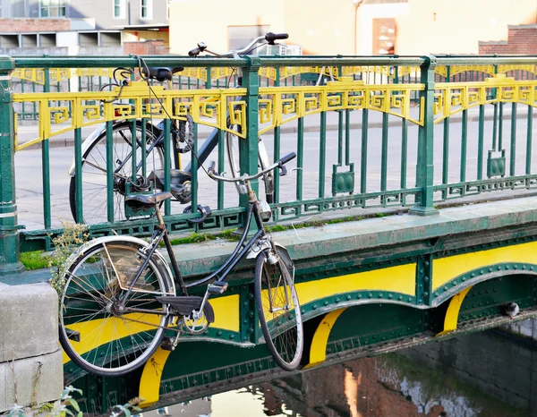 Terk edilmiş bisikletler — Stok fotoğraf