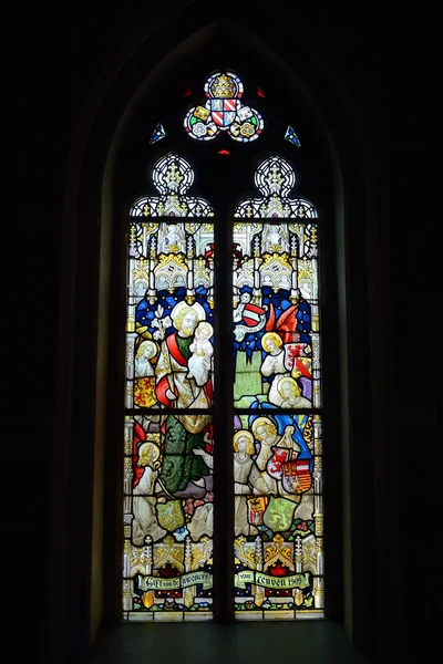 Janela de vidro manchado na Capela de Santo Antônio, Leuven, Bélgica — Fotografia de Stock