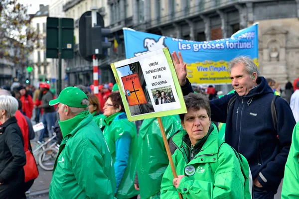 Manifestazione nazionale contro le misure di austerità a Bruxelles, Belgio — Foto Stock