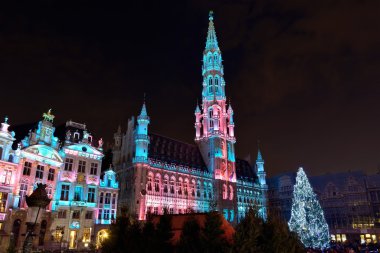 Brüksel grand place Noel ışıklandırması