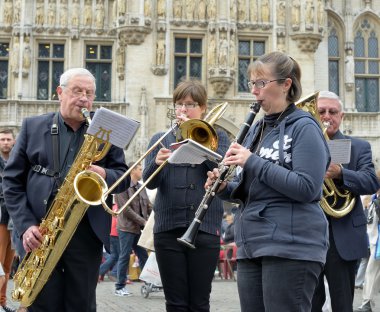 Amateurs orchestra participate in folkloric activities on Grand Place in Brussels
