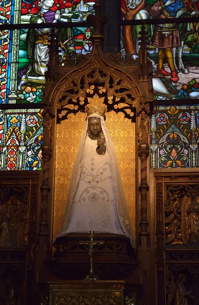 Statue of Black Madonna in basilica Saint-Materne. — Stock Photo, Image