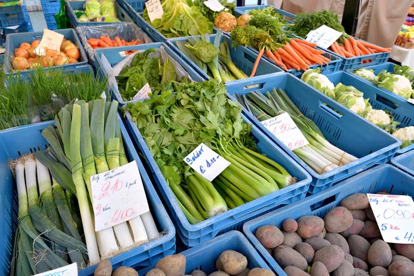 Fresh vegetables on sale — Stock Photo, Image