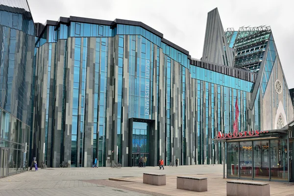 Edifício moderno da Universidade de Leipzig — Fotografia de Stock