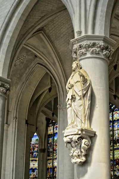 Statue of Saint Thomas in St. Rumbold s Cathedral in Mechelen or Malines. — Stock Photo, Image