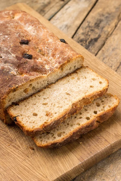 Pane affettato di pane di grano non lievitato fatto in casa Foto Stock Royalty Free