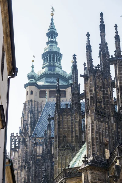 St. Vitus-Kathedrale in der Prager Burg in Prag, Tschechische Republik — Stockfoto