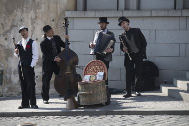 Prag, 18 Mart: St. Vitus Katedrali (Prag Kalesi) 18 Mart 2016 yılında Prag - Çek Cumhuriyeti müzik grubunda