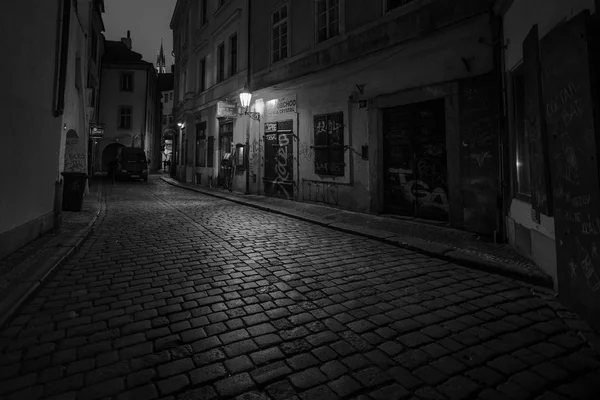 PRAGUE, March 18 :Old city open space of Praque at night, black and white on march 18, 2016 in Prague - Czech Republic — Stock Photo, Image