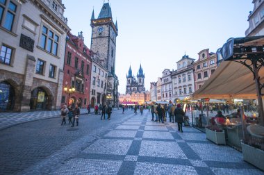 Prag, 18 Mart: Gece sokakları 2016 yılında Prag - Çek Cumhuriyeti Prag 18,
