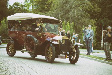 Wroclaw-Ağustos 18: 18 Ağustos 2014 vintage etkisi Wroclaw, Polonya eski zaman Mercedes Motoclassic üzerinde göster.