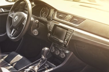 Wroclaw, Polonya, 28 Mayıs 2016: Skoda Fabia sterring tekerlek üzerinde Polonya üzerinde 28 Mayıs 2016 Motoshow yakından