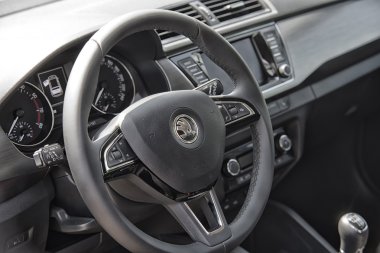 Wroclaw, Polonya, 28 Mayıs 2016: Skoda Fabia sterring tekerlek üzerinde Motoshow üzerinde 28 Mayıs 2016 yılında Polonya'da yakın çekim