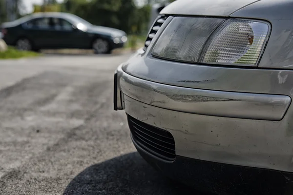 Araba kazası, şiddetli yağış sonrası hasarlı araç