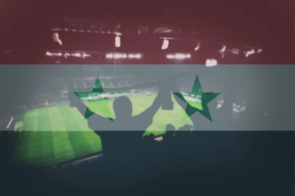 Stadio sportivo con tifosi e bandiera Siria — Foto Stock