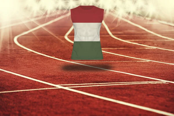 Çizgileri ve Macaristan bayrağı gömlek Kırmızı koşu parkuru — Stok fotoğraf