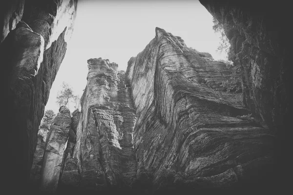 Rock Town, Parque Nacional de Adrspach-Teplice na República Checa, preto e branco — Fotografia de Stock