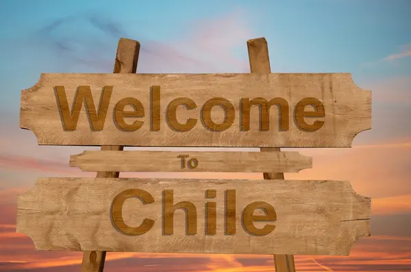 Üdvözöljük Chile énekelni a fa háttér — Stock Fotó