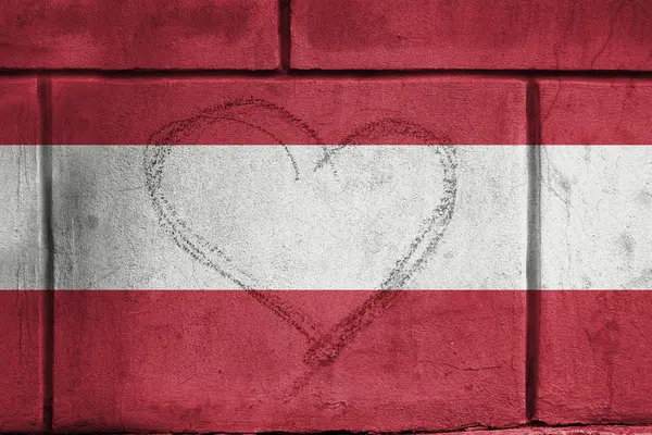 Corazón de amor cantar en la pared con la mezcla de bandera de Austria —  Fotos de Stock