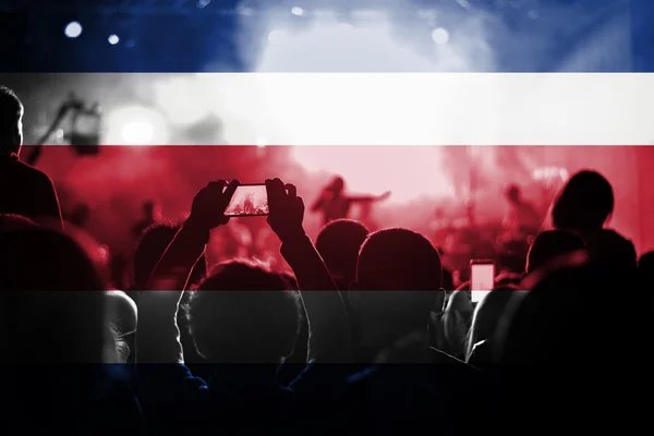 Жива музика концерт з накладання прапор Коста-Ріки на вентилятори — стокове фото