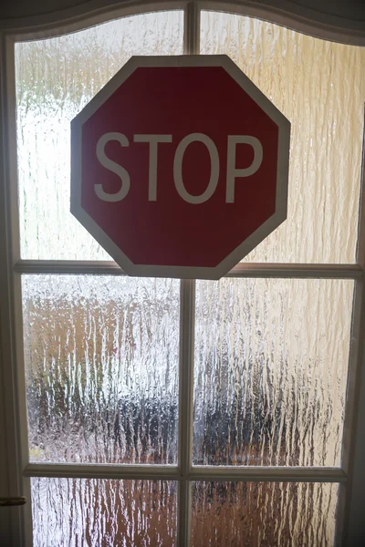 Cerrar en señal de stop en la puerta a la habitación del niño —  Fotos de Stock