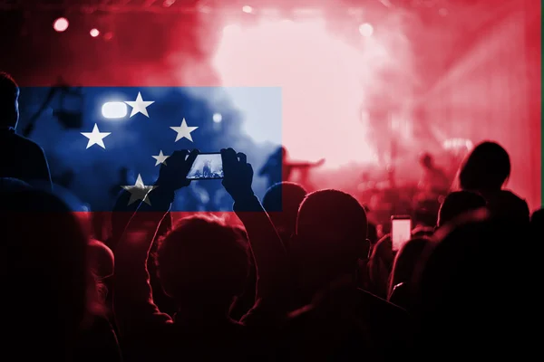 Muzyka na żywo koncert z mieszania Flaga Samoa na fanów — Zdjęcie stockowe