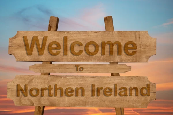 Welcome to Northen Ireland sing on wood background — Stock Photo, Image