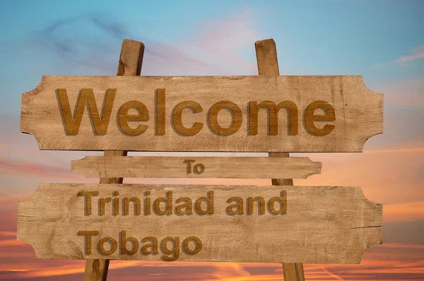 Benvenuti a Trinidad e Tobago cantare su sfondo di legno — Foto Stock