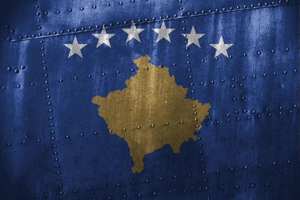 Metallstruktur oder Hintergrund mit Kosovoflagge — Stockfoto