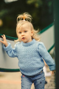 Çocuk oyun parkına, eğlenmeye